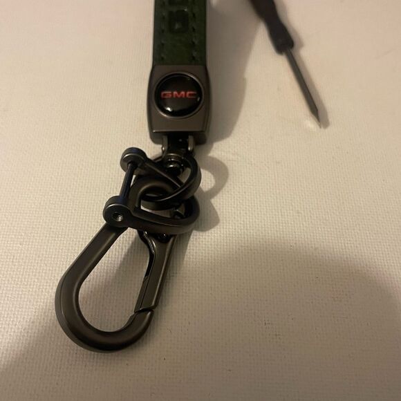 GMC key fob Keychain in Green leather NWT - Picture 2 of 5